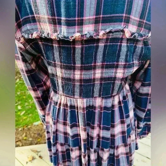 Torrid plus size navy plaid top smocking tiered crochet insert on sleeve size 1 - Picture 2 of 9